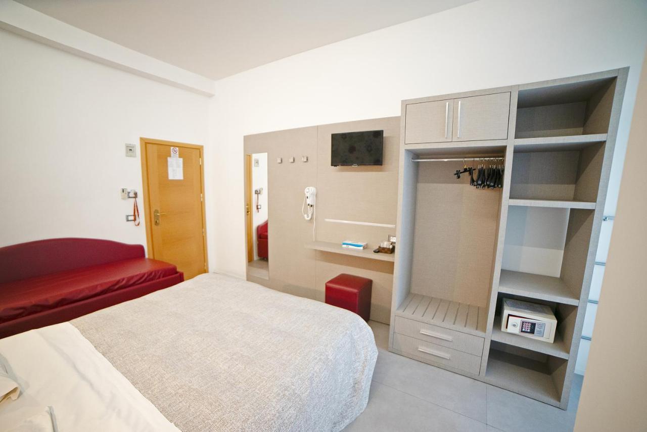 Hotel Ricci Rimini Luaran gambar